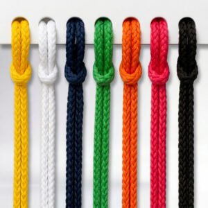 Cordones trenzados para escarapelas y credenciales disponibles en colores amarillo, blanco, azul, verde, naranja, rosa y negro.