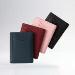 Tarjeteros personalizados en varios colores para almacenamiento de tarjetas empresariales, identificación y presentación corporativa.